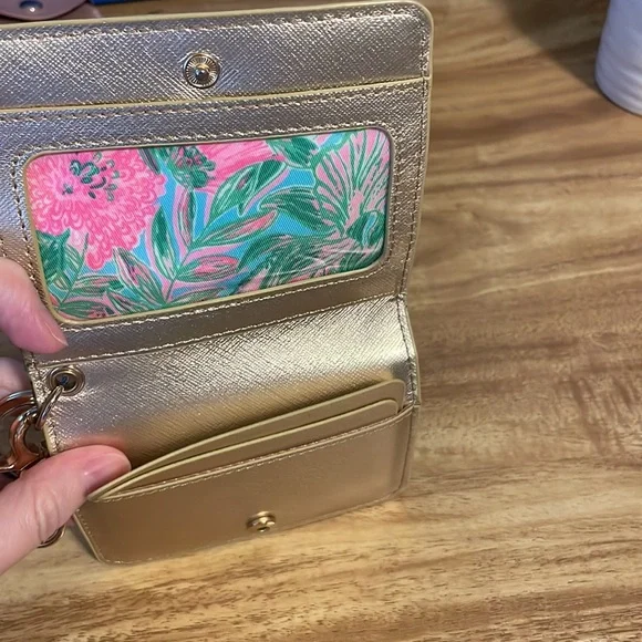 Lily Pulitzer wristlet - Picture 9 of 9